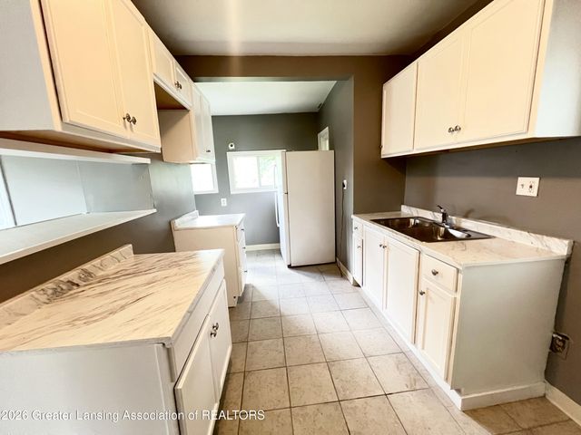 933 Porter Street, Lansing, MI 48906