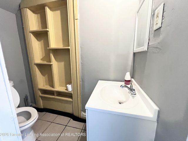 933 Porter Street, Lansing, MI 48906
