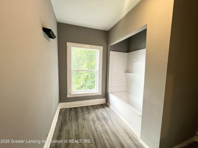 933 Porter Street, Lansing, MI 48906