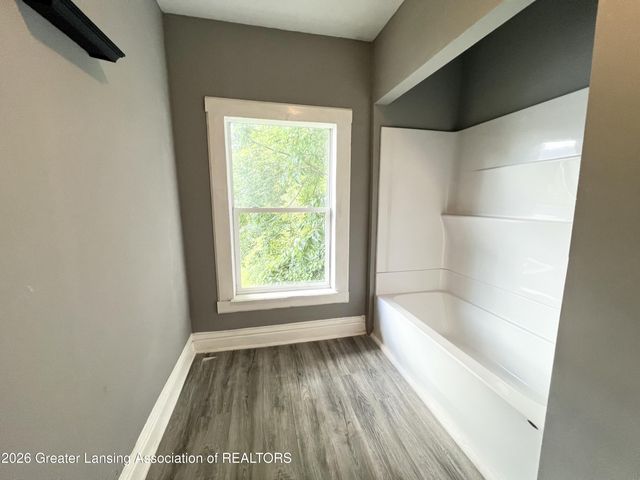 933 Porter Street, Lansing, MI 48906