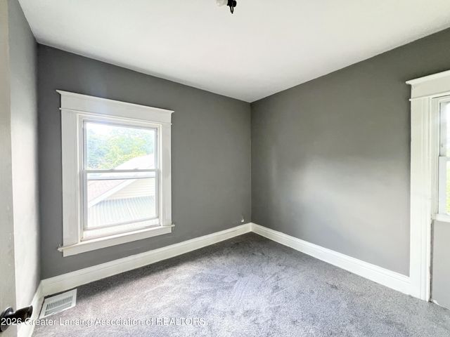 933 Porter Street, Lansing, MI 48906