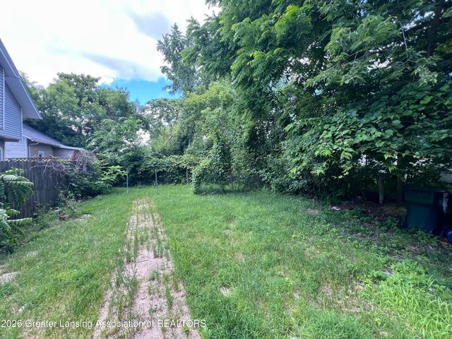 933 Porter Street, Lansing, MI 48906