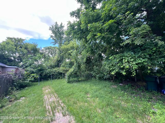933 Porter Street, Lansing, MI 48906