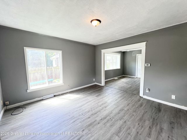 933 Porter Street, Lansing, MI 48906