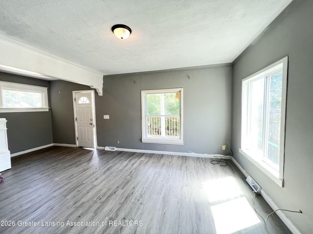 933 Porter Street, Lansing, MI 48906