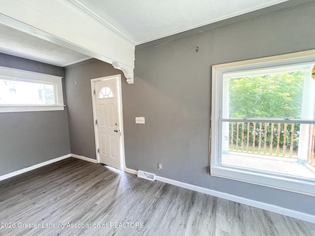 933 Porter Street, Lansing, MI 48906