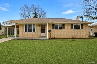 2938 Fox Hill Drive, Sterling Heights, MI 48310