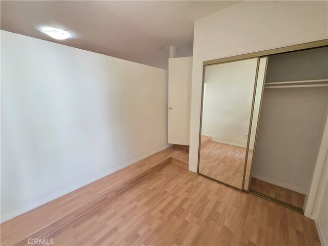 18645 Hatteras 111, Tarzana, CA 91356
