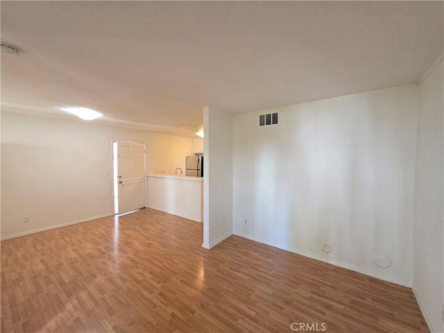 18645 Hatteras 111, Tarzana, CA 91356