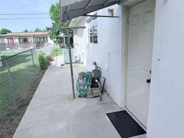21105 NW Miami Ct, Miami Gardens, FL 33169
