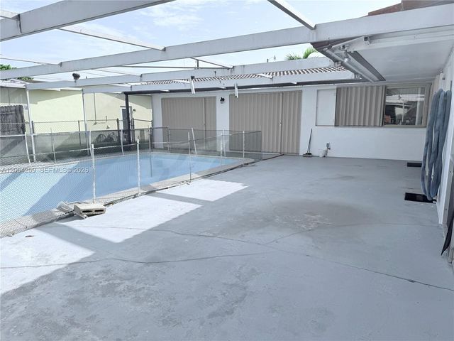 21105 NW Miami Ct, Miami Gardens, FL 33169
