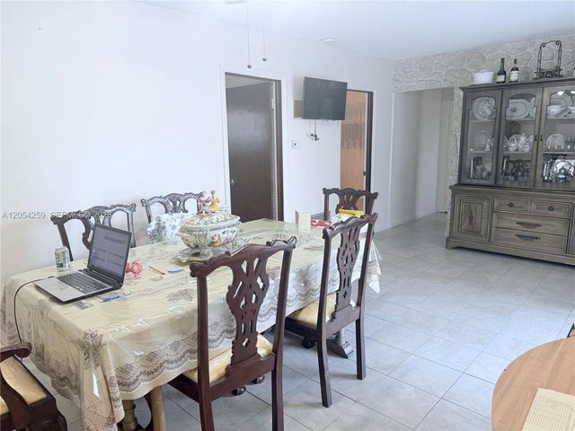 21105 NW Miami Ct, Miami Gardens, FL 33169