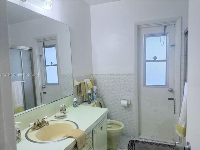 21105 NW Miami Ct, Miami Gardens, FL 33169