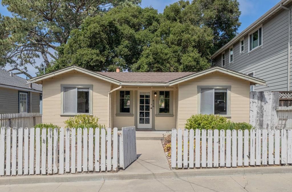 414 Sinex Avenue, Pacific Grove, CA 93950