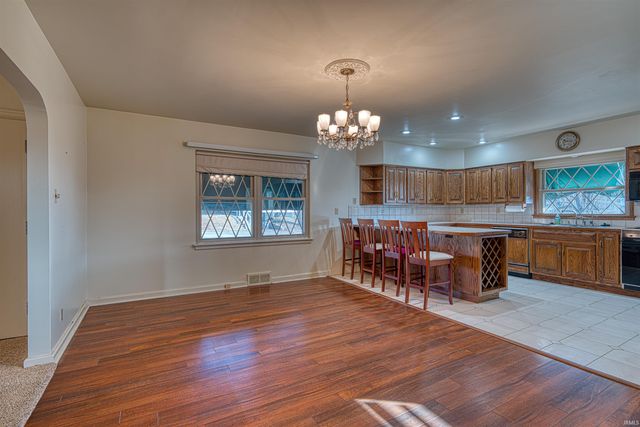 5 S Barker Avenue, Evansville, IN 47712