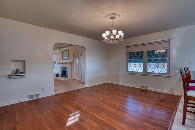 5 S Barker Avenue, Evansville, IN 47712