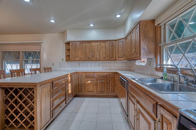 5 S Barker Avenue, Evansville, IN 47712