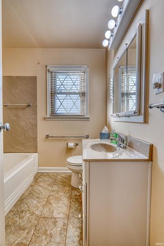 5 S Barker Avenue, Evansville, IN 47712