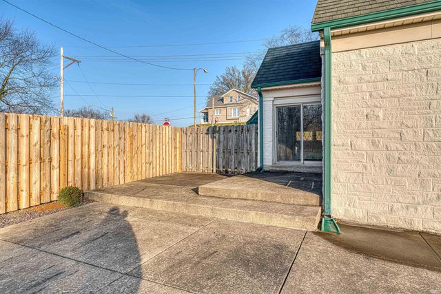 5 S Barker Avenue, Evansville, IN 47712