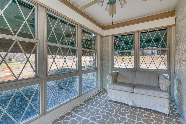 5 S Barker Avenue, Evansville, IN 47712