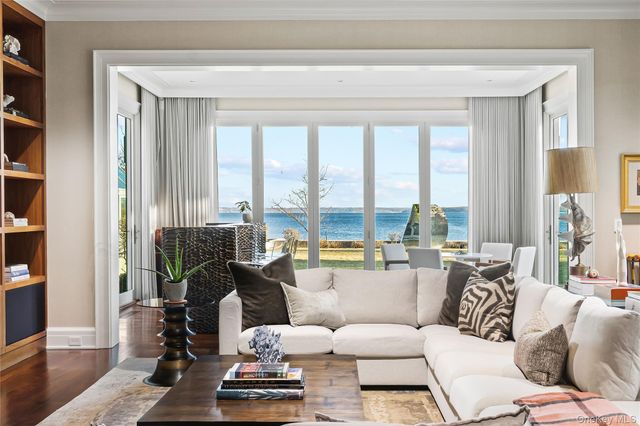 106 Premium Point, New Rochelle, NY 10801