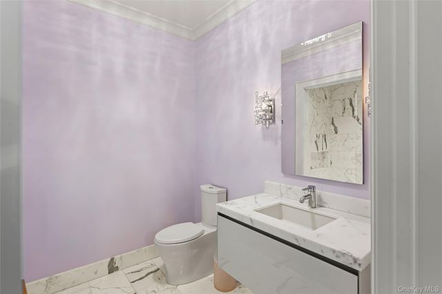 106 Premium Point, New Rochelle, NY 10801