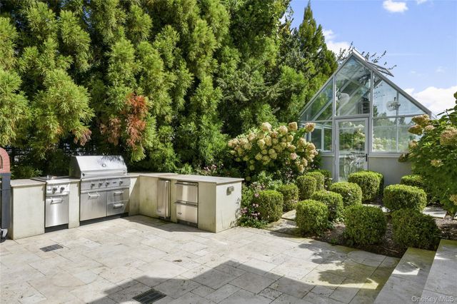 106 Premium Point, New Rochelle, NY 10801