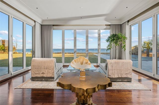 106 Premium Point, New Rochelle, NY 10801