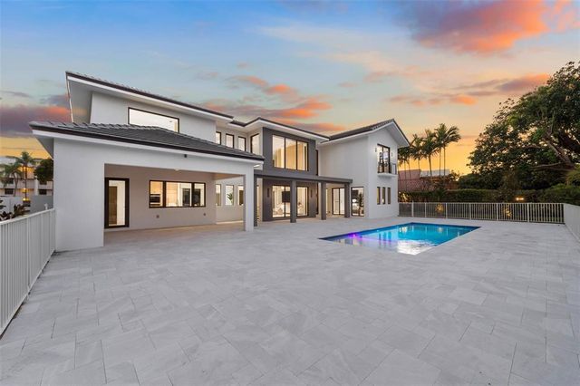 3716 Embassy Drive, West Palm Beach, FL 33401