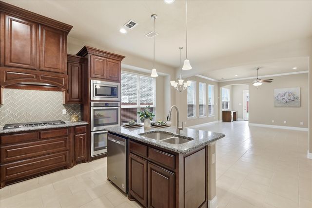 4332 Old Grove Way, Fort Worth, TX 76244