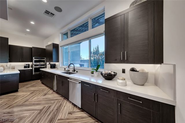 2216 Sky Pointe Ridge Drive, Henderson, NV 89052