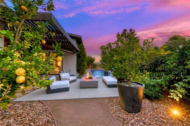 2216 Sky Pointe Ridge Drive, Henderson, NV 89052