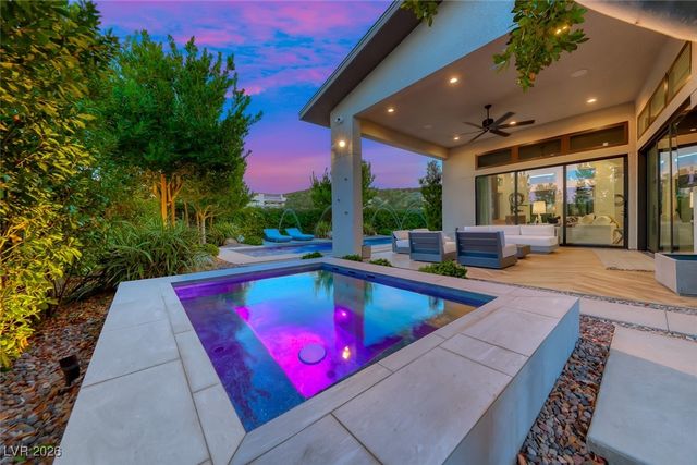 2216 Sky Pointe Ridge Drive, Henderson, NV 89052