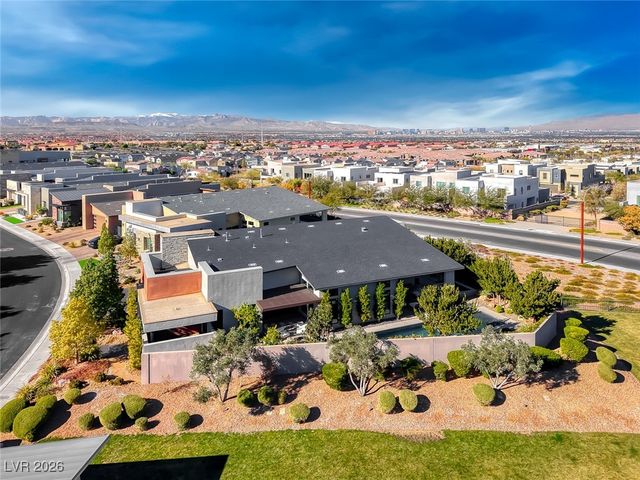 2216 Sky Pointe Ridge Drive, Henderson, NV 89052