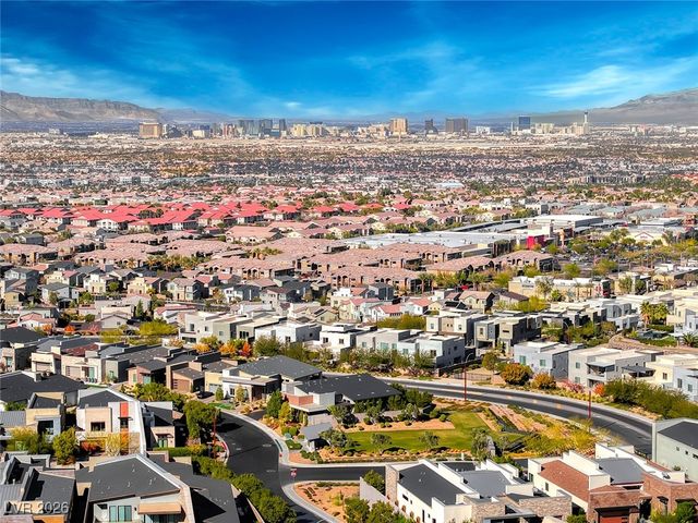 2216 Sky Pointe Ridge Drive, Henderson, NV 89052