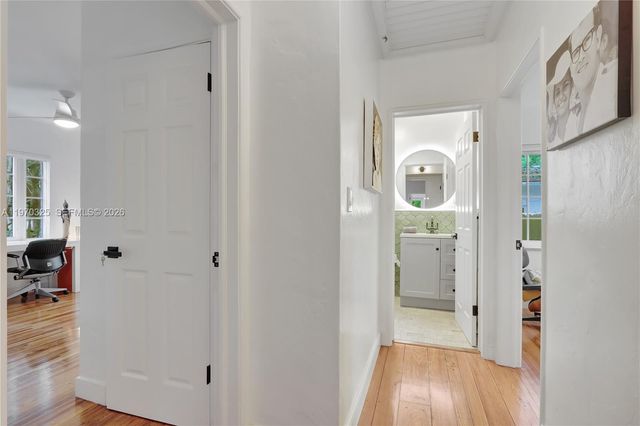 842 NW 9th Ct, Miami, FL 33136