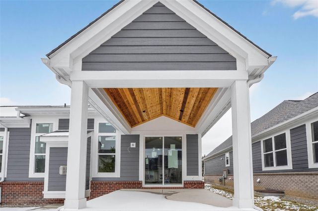 1518 Turner Drive 9, Commerce Charter Township, MI 48390