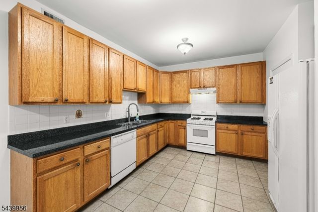 252 Moonlight Dr, Piscataway Twp., NJ 08854