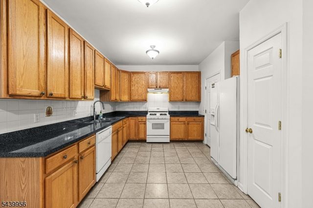 252 Moonlight Dr, Piscataway Twp., NJ 08854