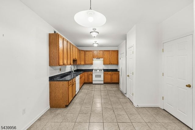 252 Moonlight Dr, Piscataway Twp., NJ 08854