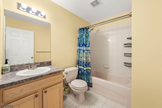 252 Moonlight Dr, Piscataway Twp., NJ 08854