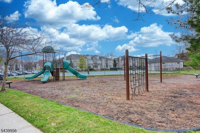 252 Moonlight Dr, Piscataway Twp., NJ 08854