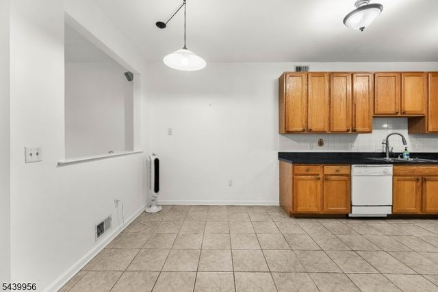 252 Moonlight Dr, Piscataway Twp., NJ 08854