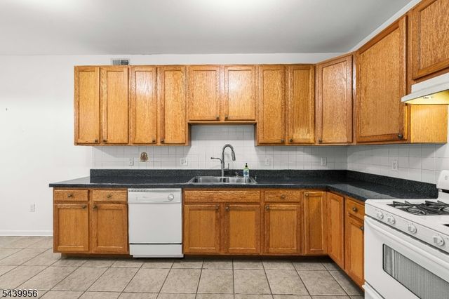 252 Moonlight Dr, Piscataway Twp., NJ 08854