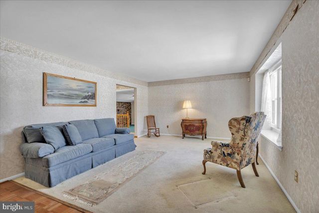 24 CONSTITUTION BLVD, Berlin, NJ 08009