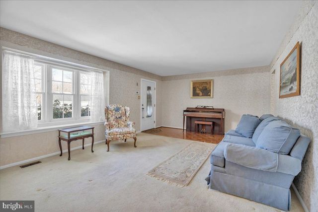 24 CONSTITUTION BLVD, Berlin, NJ 08009