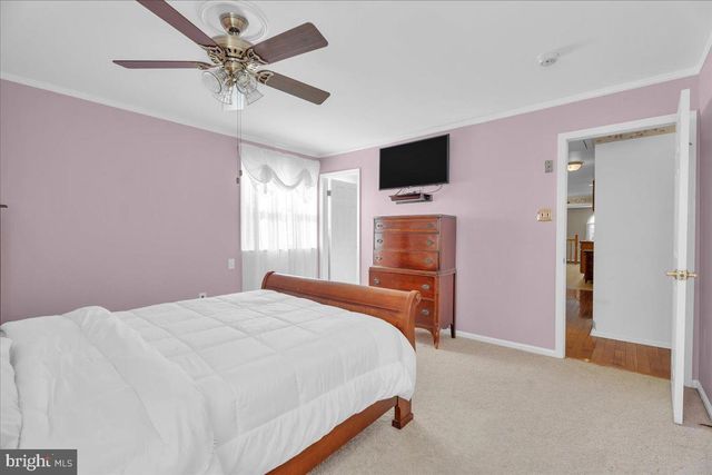 24 CONSTITUTION BLVD, Berlin, NJ 08009