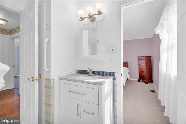 24 CONSTITUTION BLVD, Berlin, NJ 08009