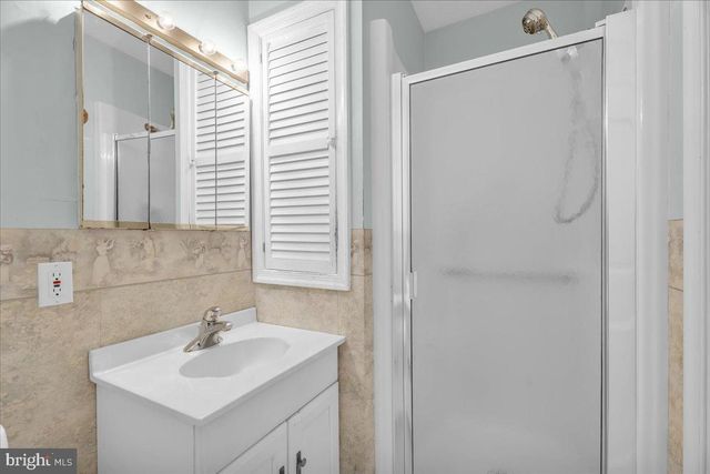 24 CONSTITUTION BLVD, Berlin, NJ 08009