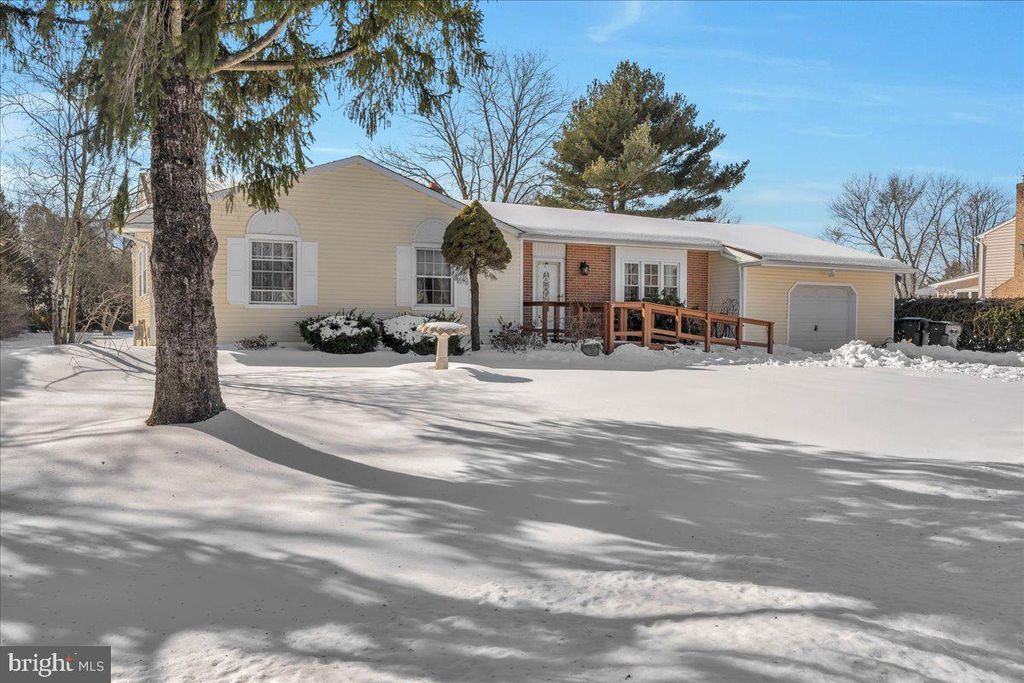 24 CONSTITUTION BLVD, Berlin, NJ 08009